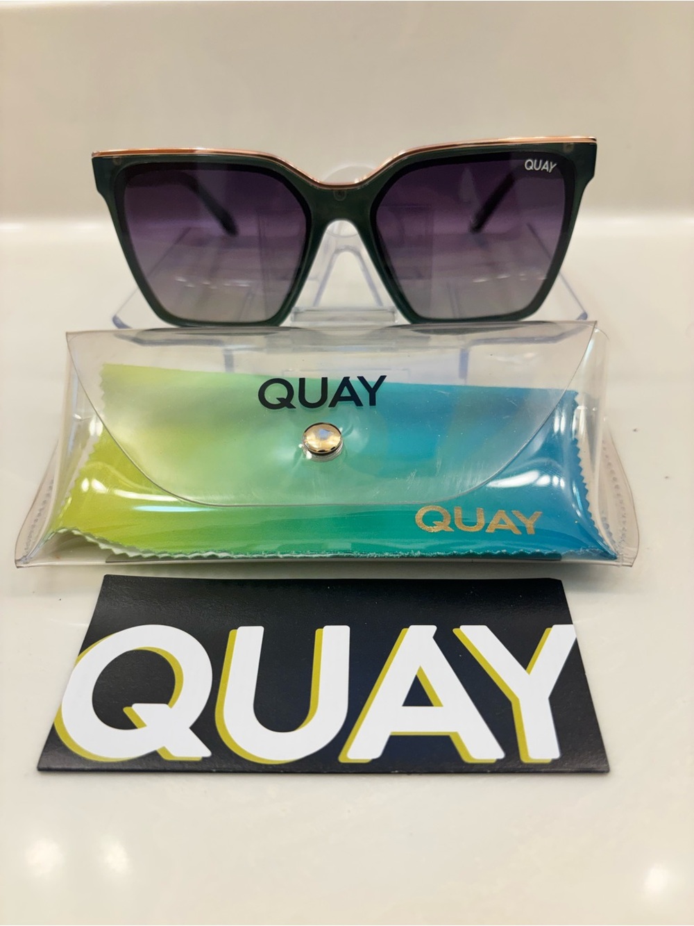 Quay Level Up Oversized Square Sunglasses Green Plastic Frame Gray Polarized
